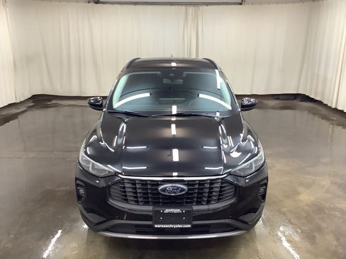 Used 2025 Ford Escape Platinum AWD/4WD image 3