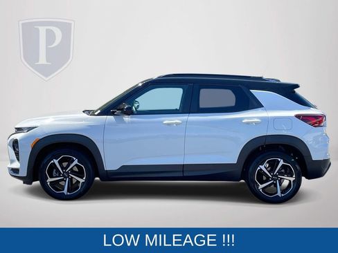 Used 2023 Chevrolet TrailBlazer RS w/ Sun and Liftgate Package FWD image 5