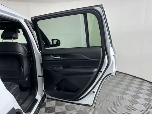 Used 2023 Jeep Grand Cherokee L Laredo AWD/4WD image 39