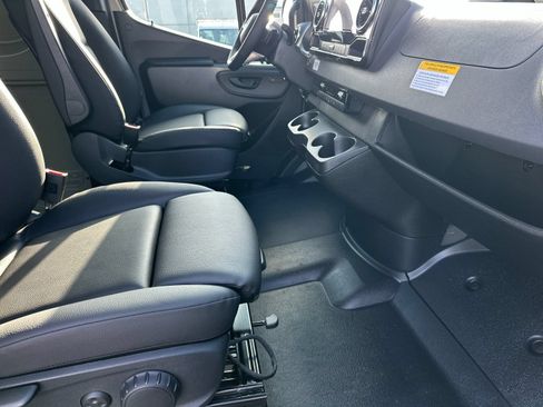Used 2026 Mercedes-Benz Sprinter 2500 image 17