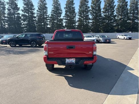 Used 2021 Toyota Tacoma TRD Off-Road w/ TRD Premium Off Road Package image 8