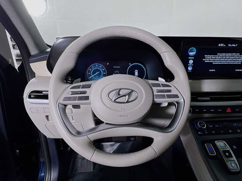 Used 2024 Hyundai Palisade Limited AWD/4WD image 11