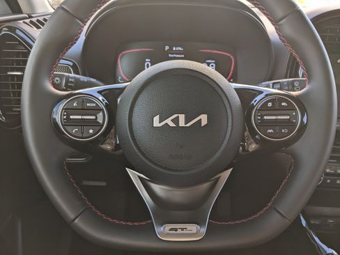 Certified 2025 Kia Soul GT-Line image 39