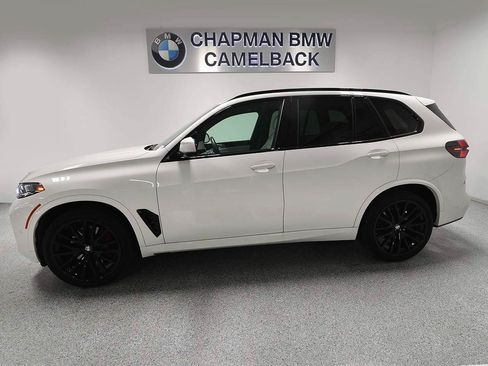 Used 2024 BMW X5 sDrive40i w/ M Sport Package RWD image 3