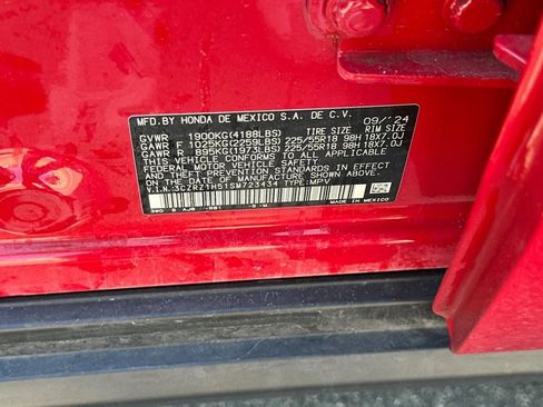 Certified 2025 Honda HR-V Sport image 31