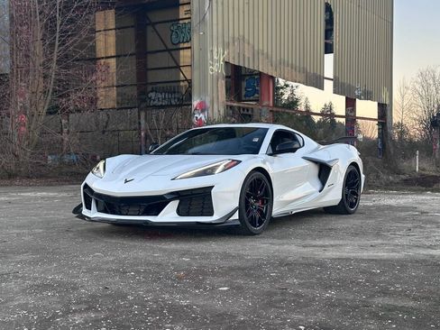 New 2025 Chevrolet Corvette Z06 w/ Z07 Performance Package RWD image 6