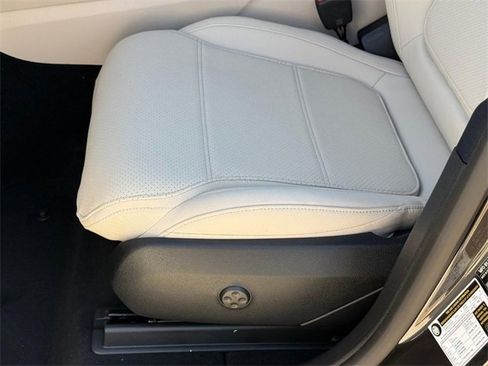 Used 2025 Mercedes-Benz GLC 300 GLC 300 image 15