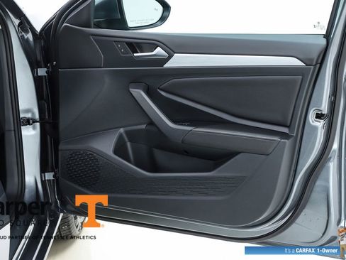 Used 2025 Volkswagen Jetta S image 31