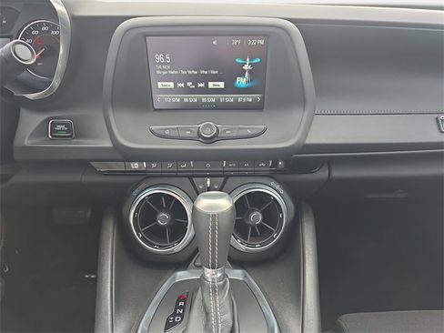 Used 2017 Chevrolet Camaro LT image 22