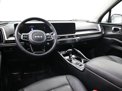 Certified 2024 Kia Sorento S w/ Panoramic Sunroof Package AWD/4WD image 11