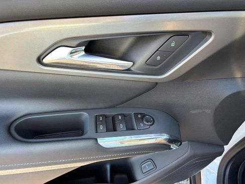 New 2027 Chevrolet Traverse LT w/ Midnight/Sport Edition FWD image 15