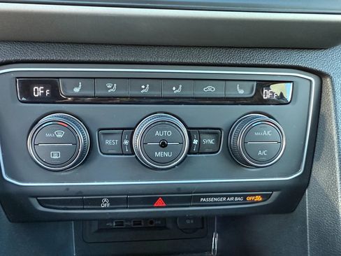 Used 2021 Volkswagen Atlas SE image 17