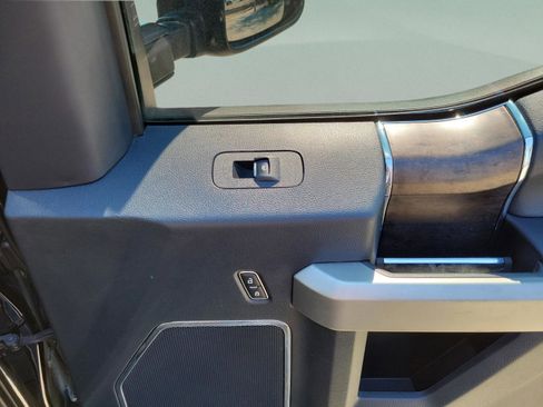 Used 2022 Ford F250 Lariat w/ Lariat Value Package image 29