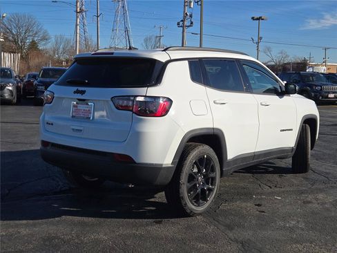 New 2026 Jeep Compass Latitude image 11