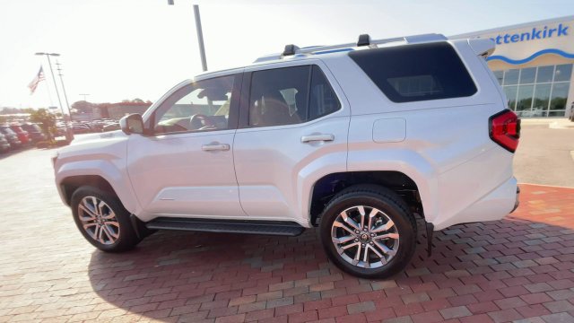 Used 2025 Toyota 4Runner Limited AWD/4WD image 7