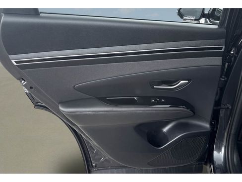 Used 2024 Hyundai Tucson Limited FWD image 16