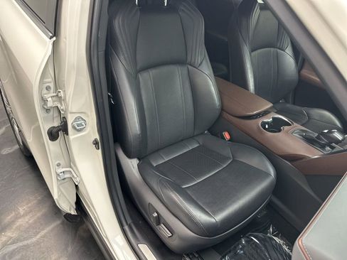 Used 2021 Toyota Venza XLE w/ Softex Package image 9