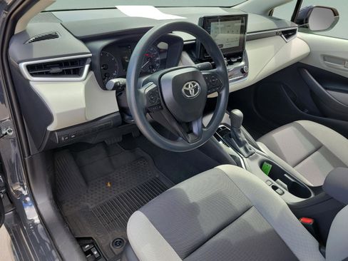Used 2025 Toyota Corolla LE w/ Convenience Package image 21