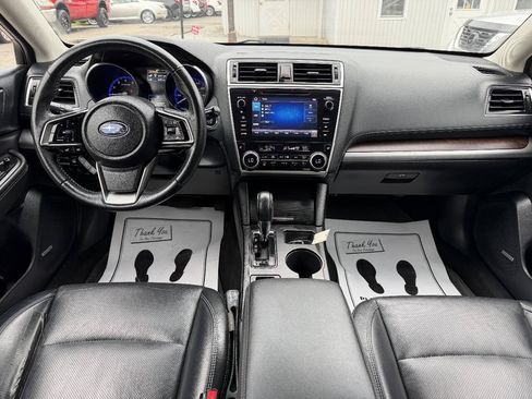 Used 2019 Subaru Outback 3.6R Limited AWD/4WD image 9
