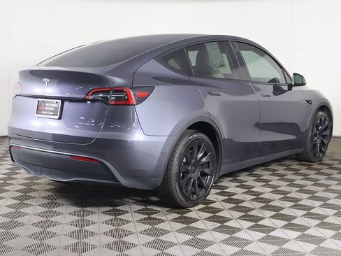 Used 2023 Tesla Model Y Long Range AWD/4WD image 12