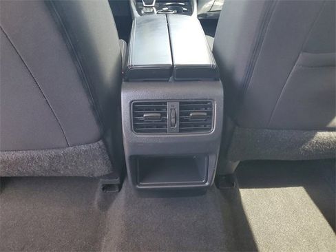 Used 2023 Nissan Rogue S image 16