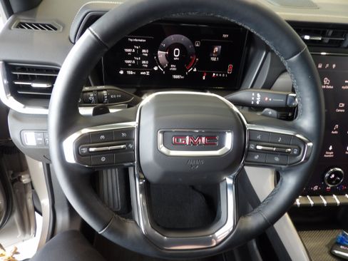 Used 2025 GMC Terrain Elevation AWD/4WD image 11