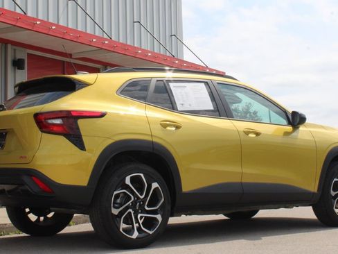 Used 2025 Chevrolet Trax RS w/ Driver Confidence Package image 14