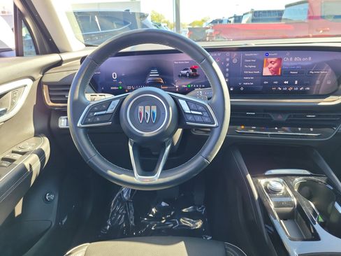 Used 2024 Buick Envision Avenir image 10