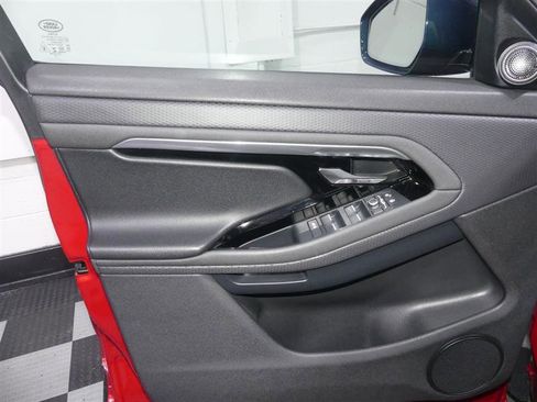 Used 2020 Land Rover Range Rover Evoque S image 17