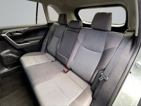 Used 2020 Toyota RAV4 XLE w/ All Weather Liner Package FWD image 26