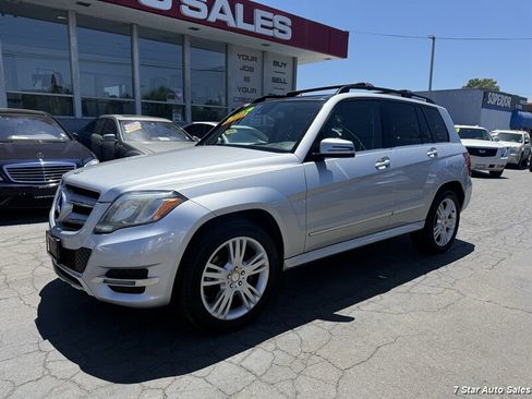 Used 2015 Mercedes-Benz GLK 250 BlueTEC 4MATIC image 3
