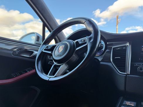 Used 2018 Porsche Macan Turbo w/ Premium Package Plus image 9