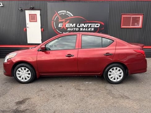 Used 2016 Nissan Versa S Plus FWD image 3