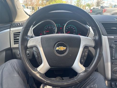 Used 2011 Chevrolet Traverse LTZ FWD image 22
