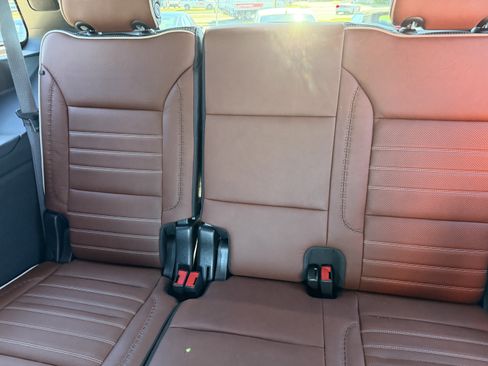 Used 2023 GMC Yukon Denali Ultimate image 17