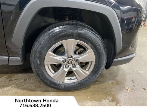 Used 2023 Toyota RAV4 XLE AWD/4WD image 11