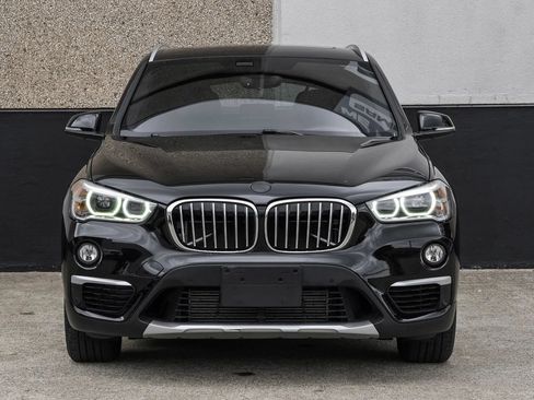 Used 2017 BMW X1 xDrive28i w/ Premium Package AWD/4WD image 5