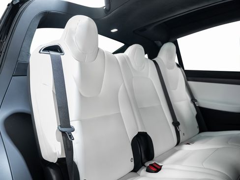 Used 2021 Tesla Model X Performance image 34