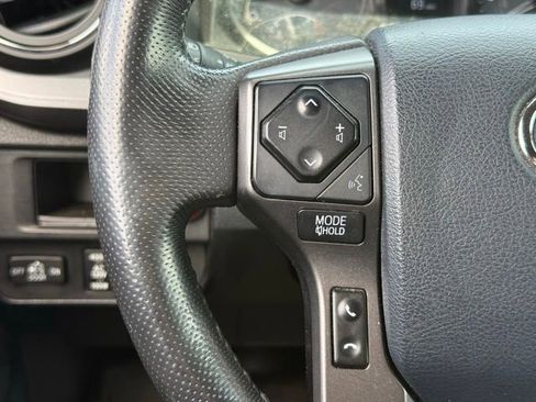 Used 2018 Toyota Tacoma TRD Off-Road AWD/4WD image 33