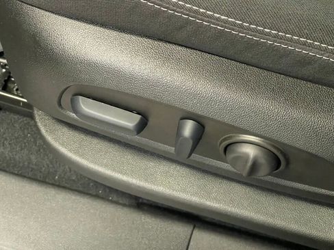 Certified 2023 GMC Terrain SLE w/ Driver Convenience Package image 7