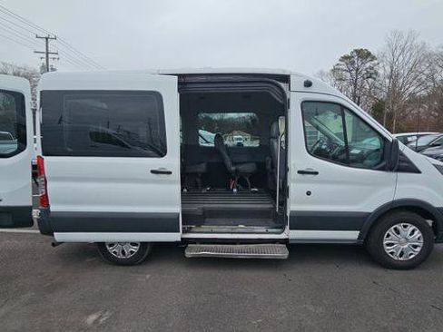 Used 2015 Ford Transit 150 XL image 9