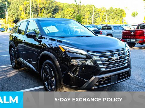 Used 2025 Nissan Rogue SV FWD image 3