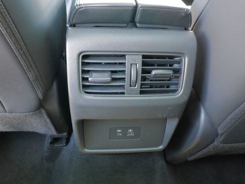 Used 2023 Nissan Rogue SV w/ SV Premium B Package image 21