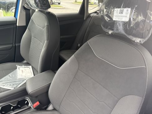 New 2025 Volkswagen Taos SE image 14