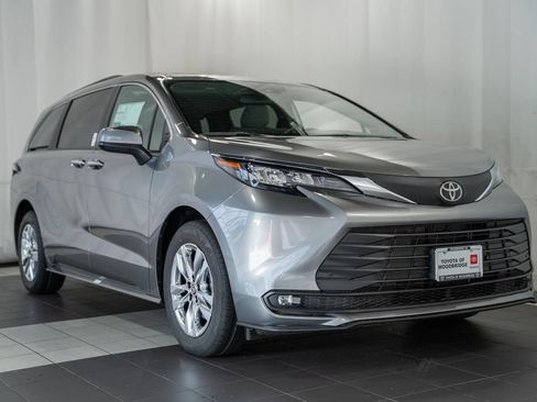 New 2026 Toyota Sienna XLE FWD image 1