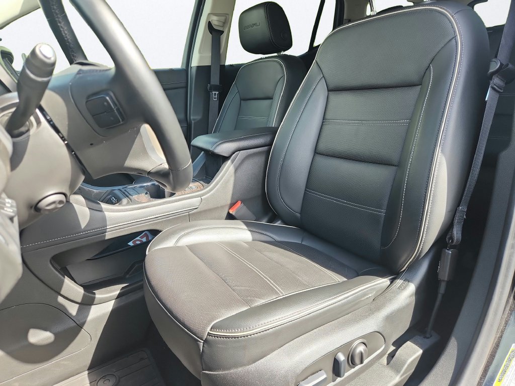 Used 2023 GMC Acadia Denali w/ Denali Ultimate Package AWD/4WD image 10