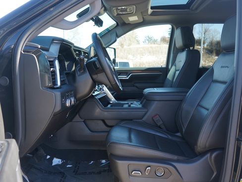 Used 2025 GMC Sierra 3500 Denali w/ Denali Reserve Package AWD/4WD image 22