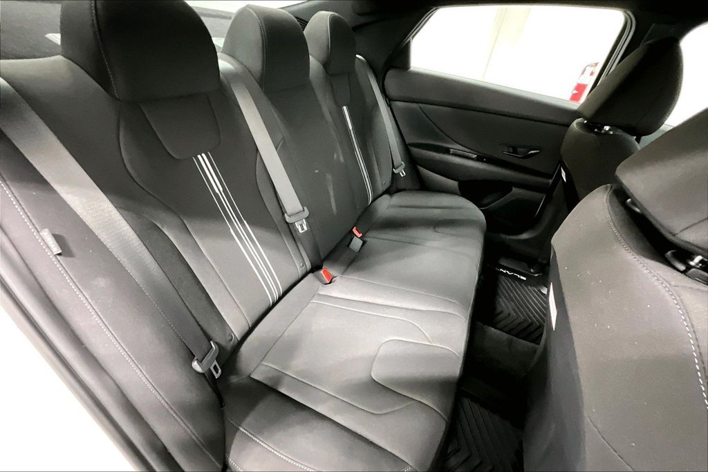 New 2026 Hyundai Elantra SEL FWD image 9