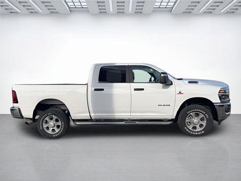 Used 2025 RAM 2500 Big Horn AWD/4WD image 8