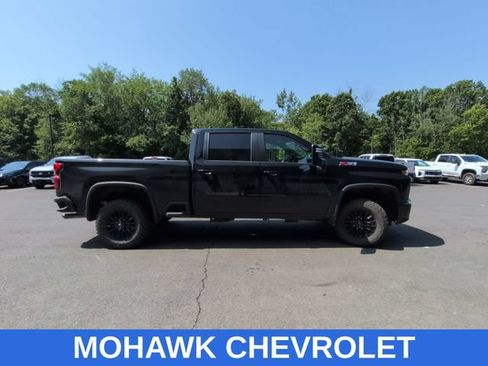 Used 2022 Chevrolet Silverado 2500 LT w/ Midnight Edition AWD/4WD image 5